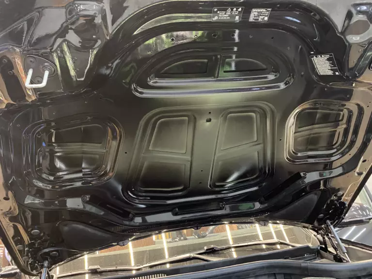 Шумоизоляция капота BMW X7-1