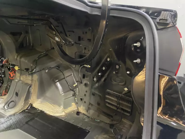 Шумоизоляция багажника Ford Mondeo-3