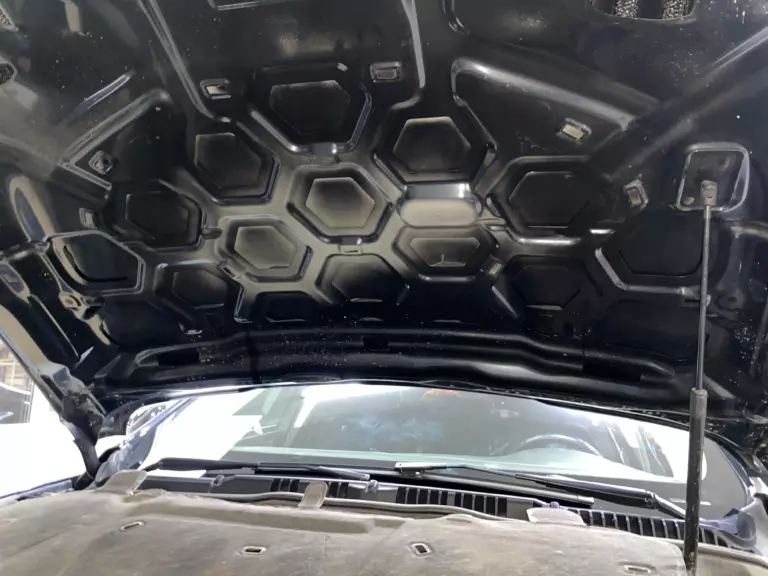 Шумоизоляция капота Ford Mondeo-1
