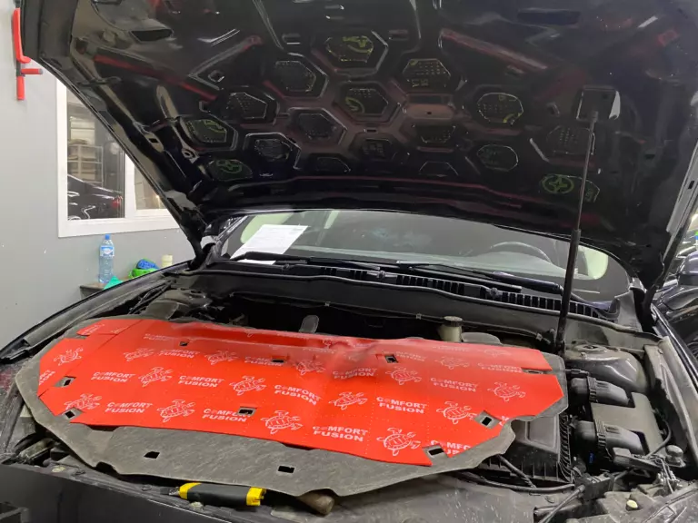 Шумоизоляция капота Ford Mondeo-2