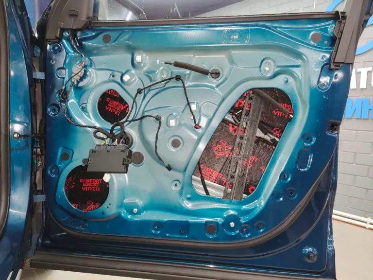 Geely Monjaro двер 2