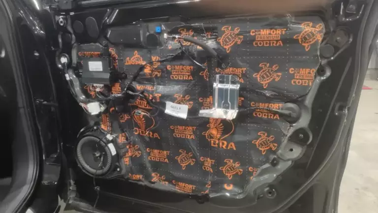 Шумоизоляция дверей Geely Tugella-7