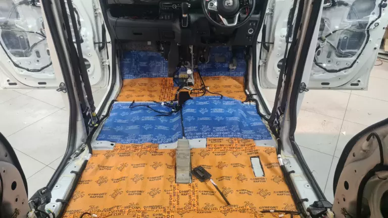 Шумоизоляция пола Honda N-BOX-3