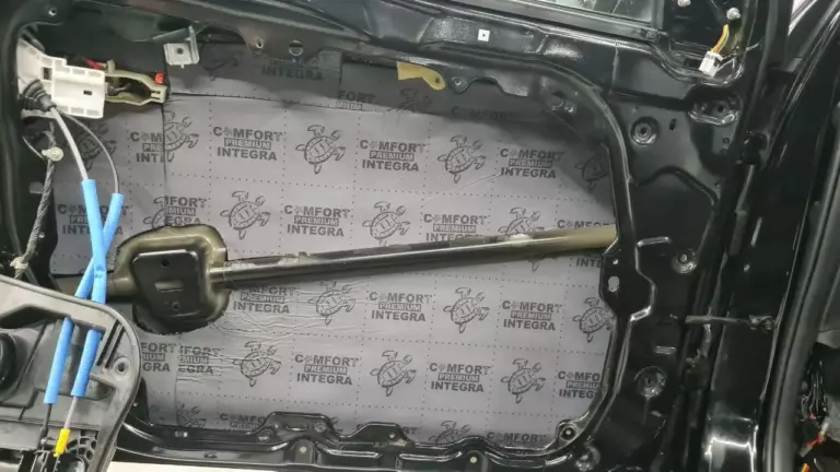 Шумоизоляция дверей Hyundai Sonata-3