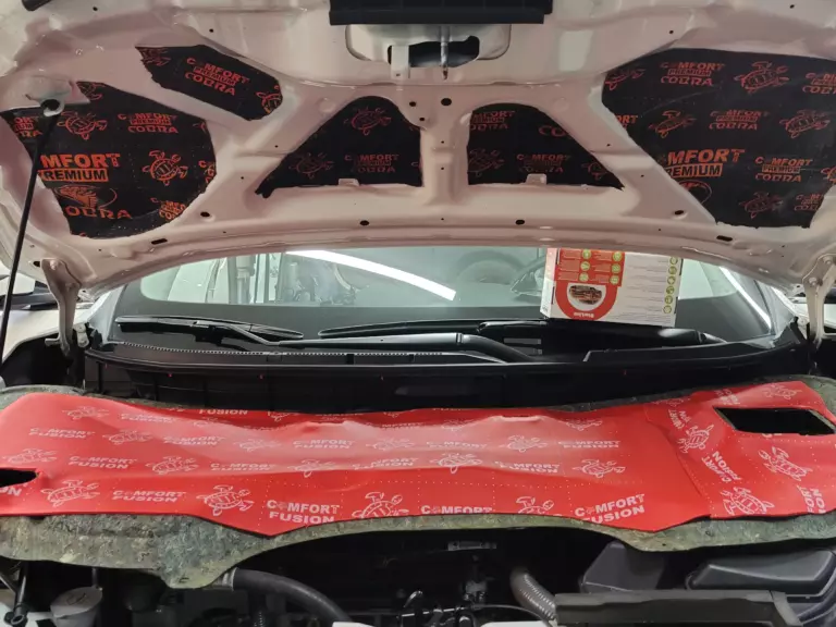 Шумоизоляция капота Nissan X-Trail