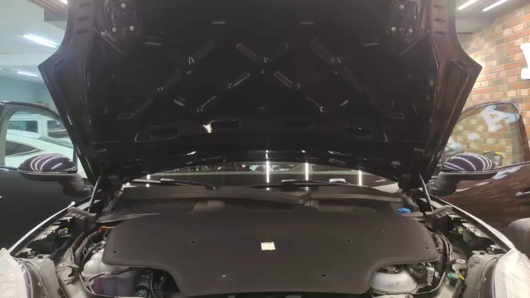 Шумоизоляция капота Porsche Cayenne 2022-1