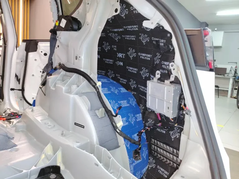 Шумоизоляция багажника Tesla Model Y-4
