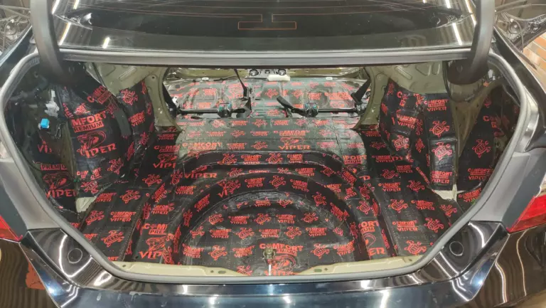 Шумоизоляция багажника Toyota Camry-2