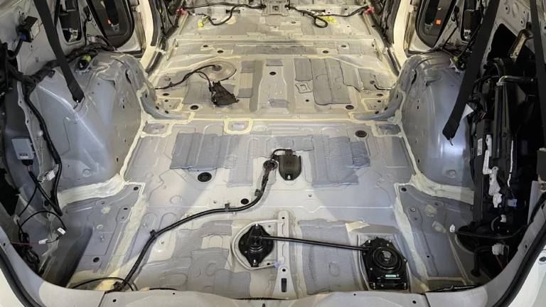Шумоизоляция багажника Toyota Highlander-9