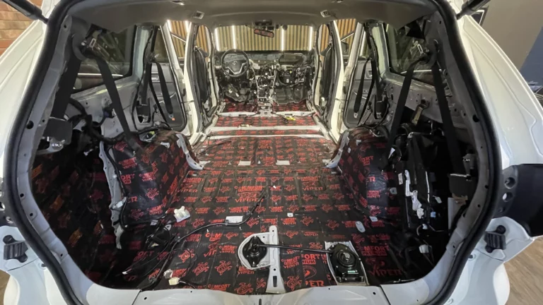 Шумоизоляция пола Toyota Highlander-7