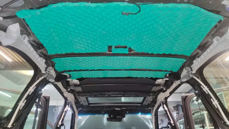 Шумоизоляция крыши Toyota Land Cruiser 300-3