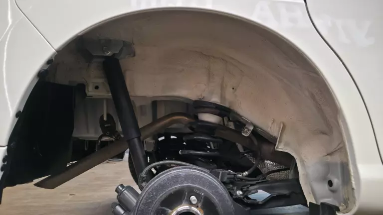 Шумоизоляции арок Toyota Roomy-1
