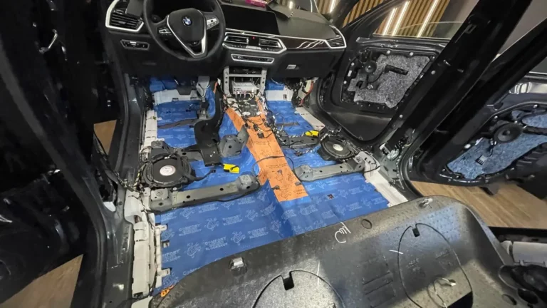 Шумоизоляция пола 3 BMW X5 2021