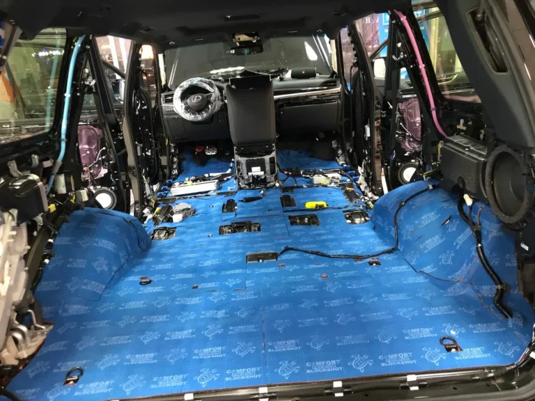 Шумоизоляция пола 3 Lexus LX 570 2020
