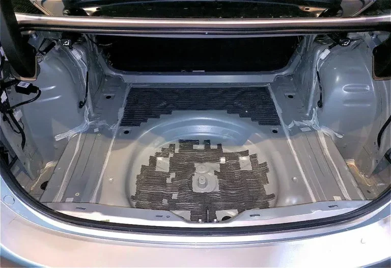 Шумоизоляция багажника Mazda 6-1