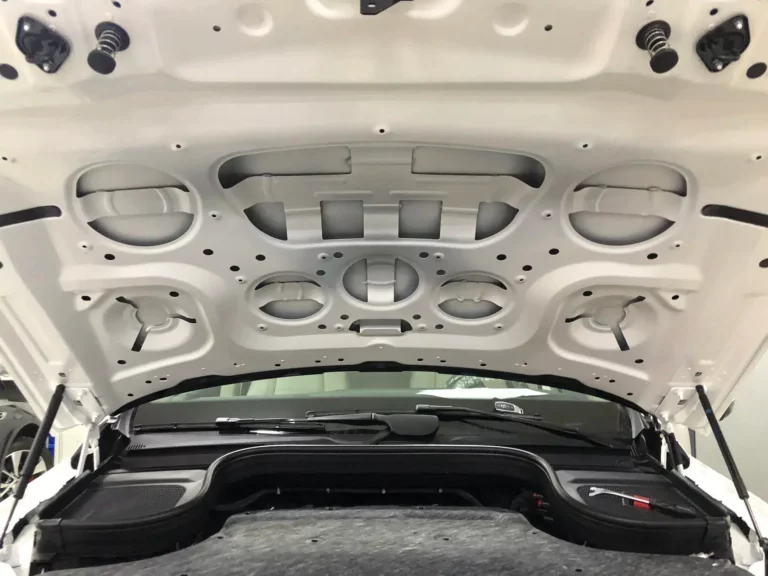 Шумоизоляция Mercedes GLE 2020 б капот 1