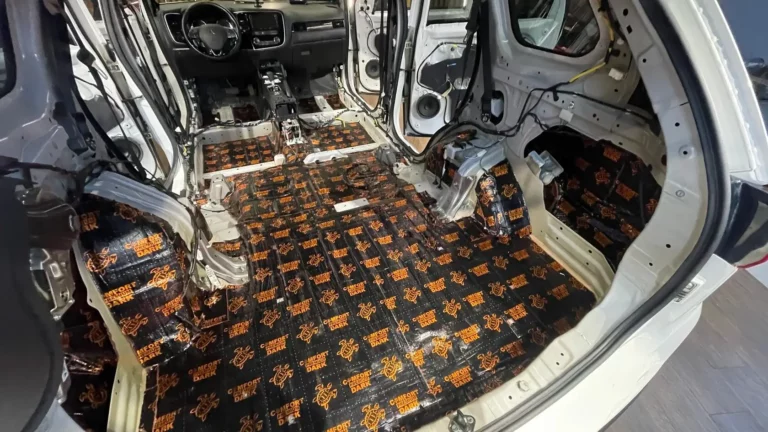 Шумоизоляция багажника Mitsubishi-Outlander-2018-1