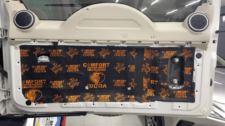Шумоизоляция двери Mitsubishi Pajero-5
