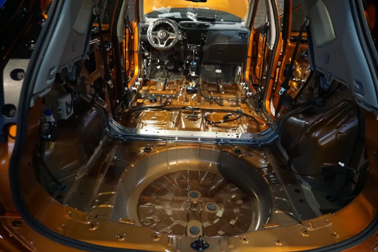 Шумоизоляция пола Nissan X-Trail -1