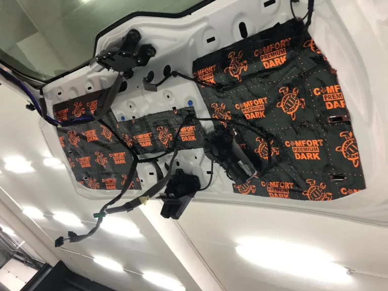 Шумоизоляция пятой двери 8 Volvo XC90 2021