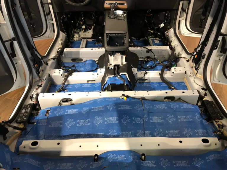Шумоизоляция пола 3 Volvo XC90 2021