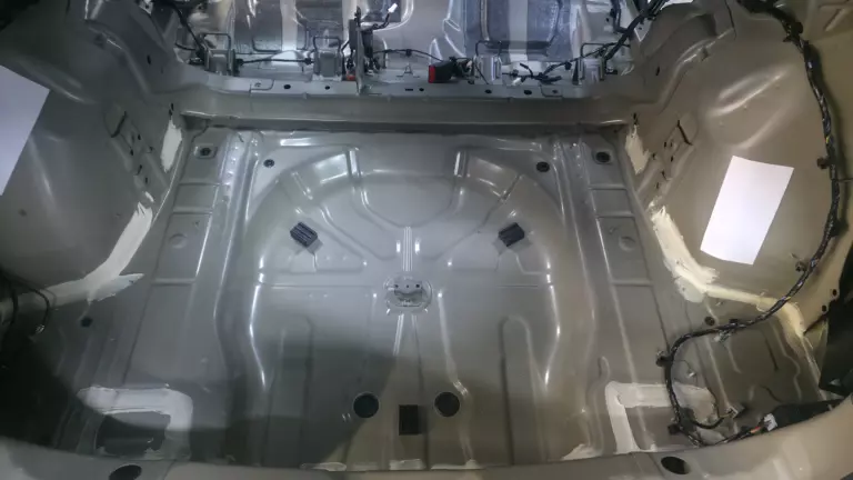 Шумоизоляция багажника Geely Atlas-1