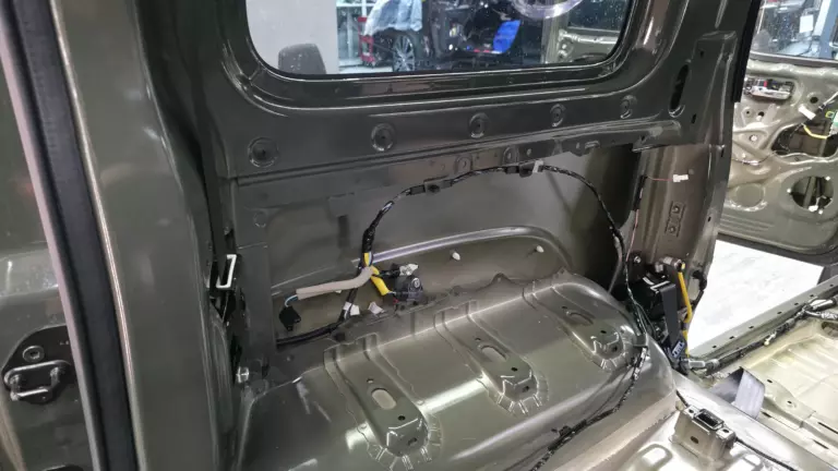 Шумоизоляция багажника Suzuki Jimny-3