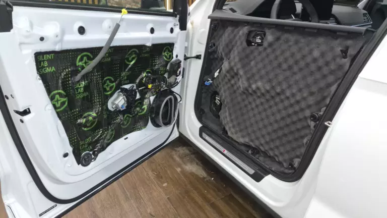 Шумоизоляция дверей Audi Q5-4
