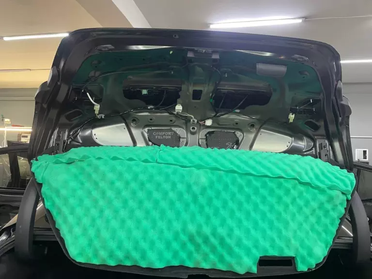 Шумоизоляция двери Toyota Camry-5