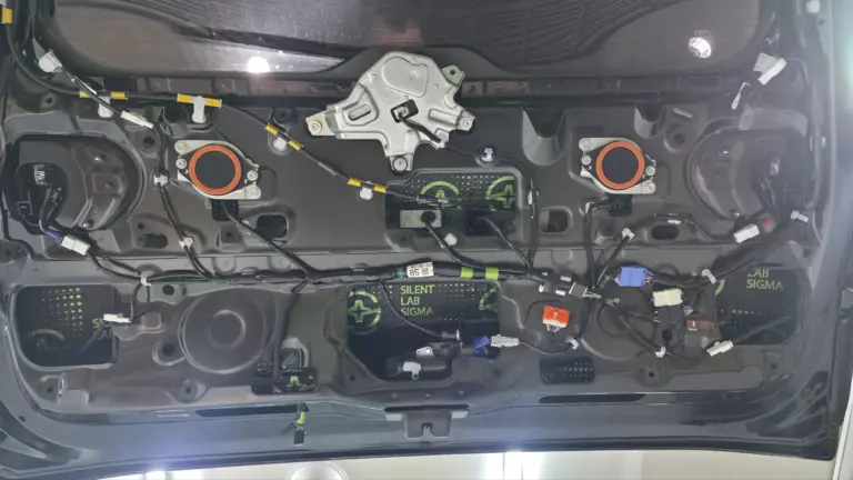 Шумоизоляция двери Toyota Land Cruiser 300-5