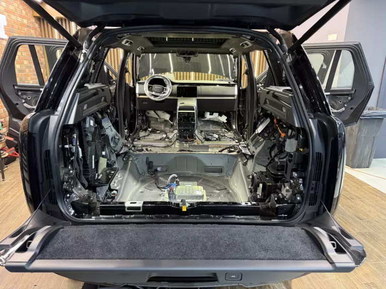 Шумоизоляция пола Land Rover Range Rover-1