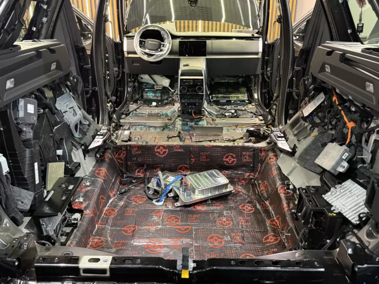 Шумоизоляция пола Land Rover Range Rover-2