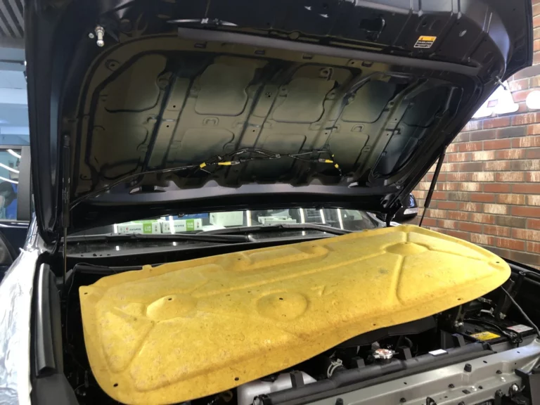 Шумоизоляция капота 1 Toyota Land Cruiser Prado 2021